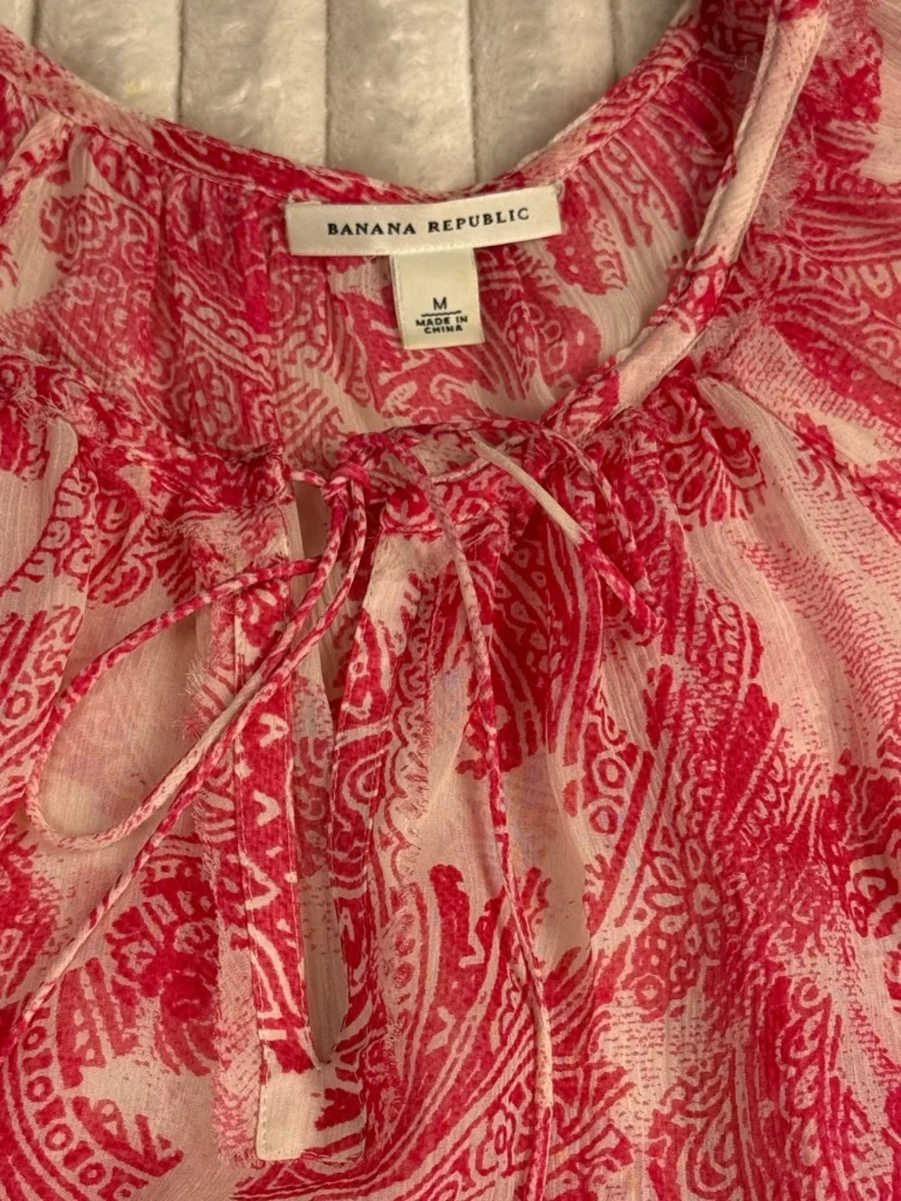 Banana Republic Pink Paisley 100% Silk Peasant Top M